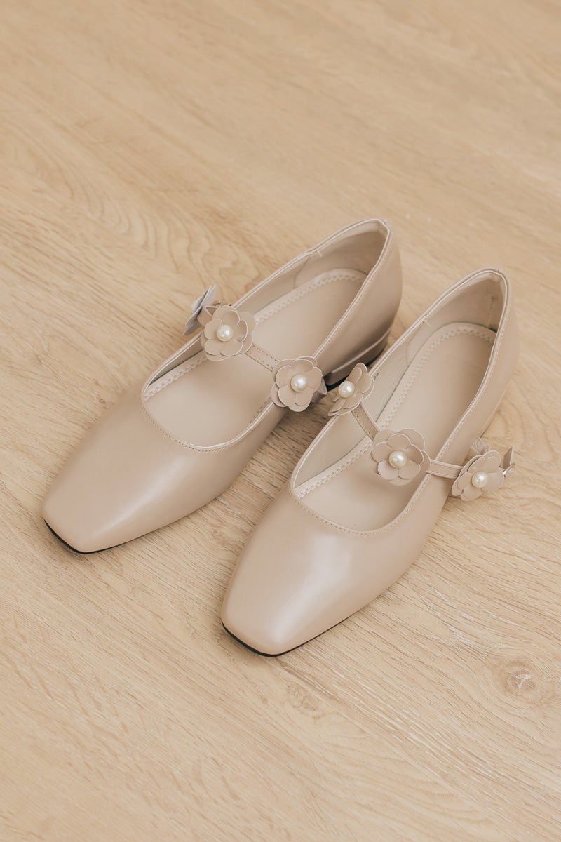 Sorrel Floral Cut out Maryjane Flats in Taupe