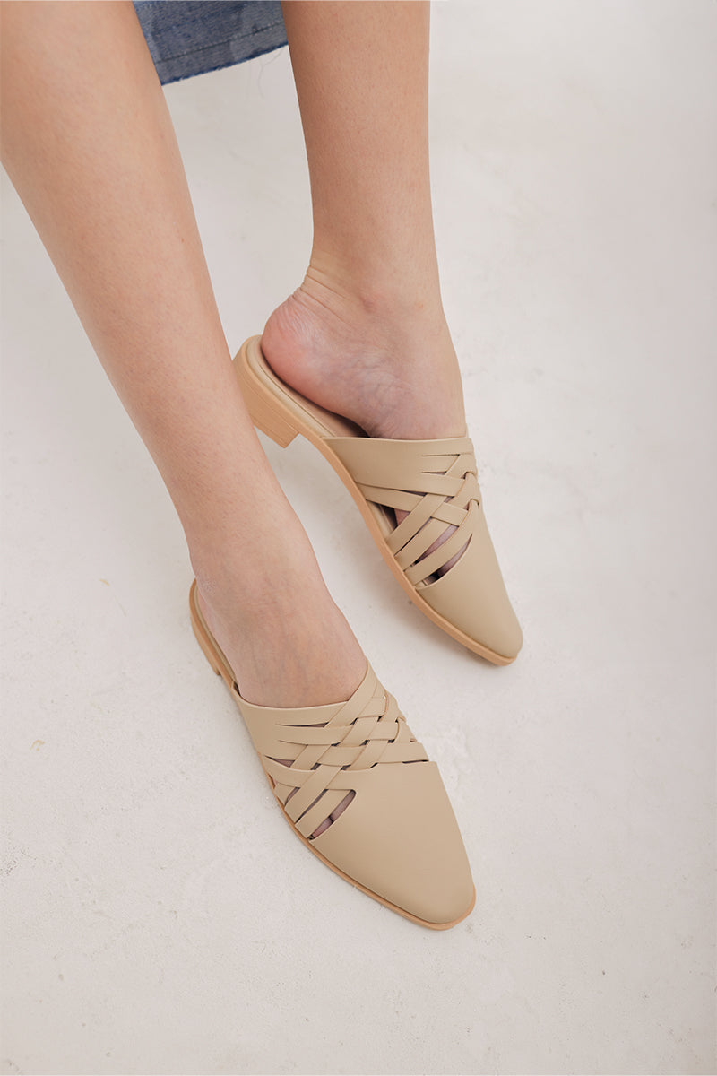 Soules Weaved Loafer Mules in Taupe