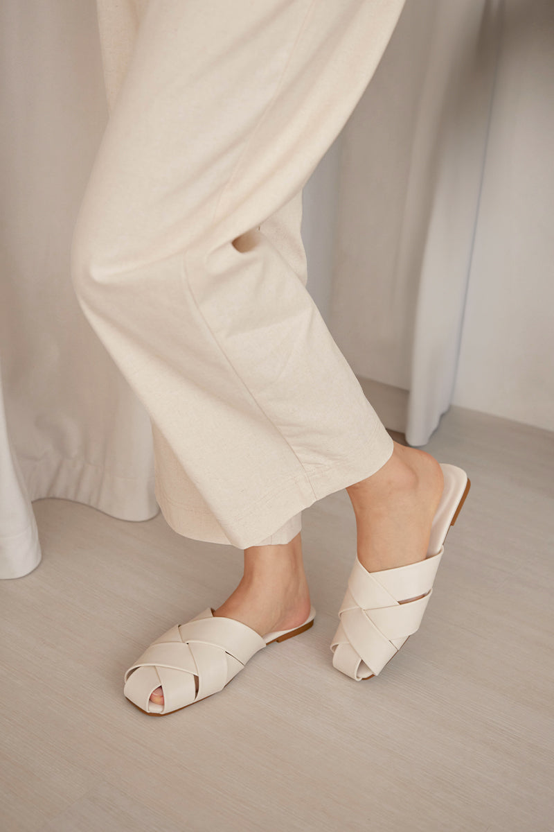 Tali Weaved Mules in Cream