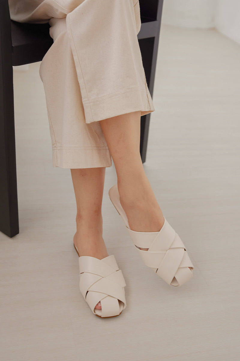 Tali Weaved Mules in Cream