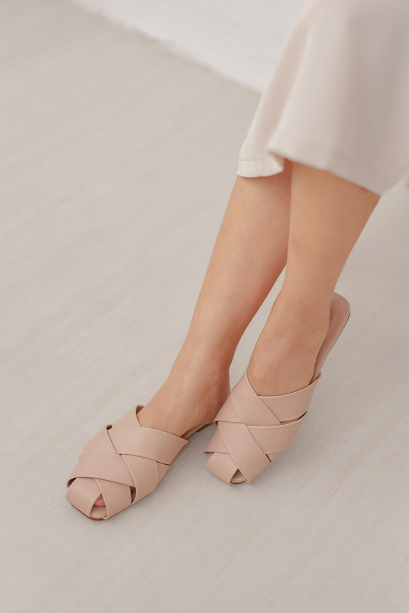 Tali Weaved Mules in Nude