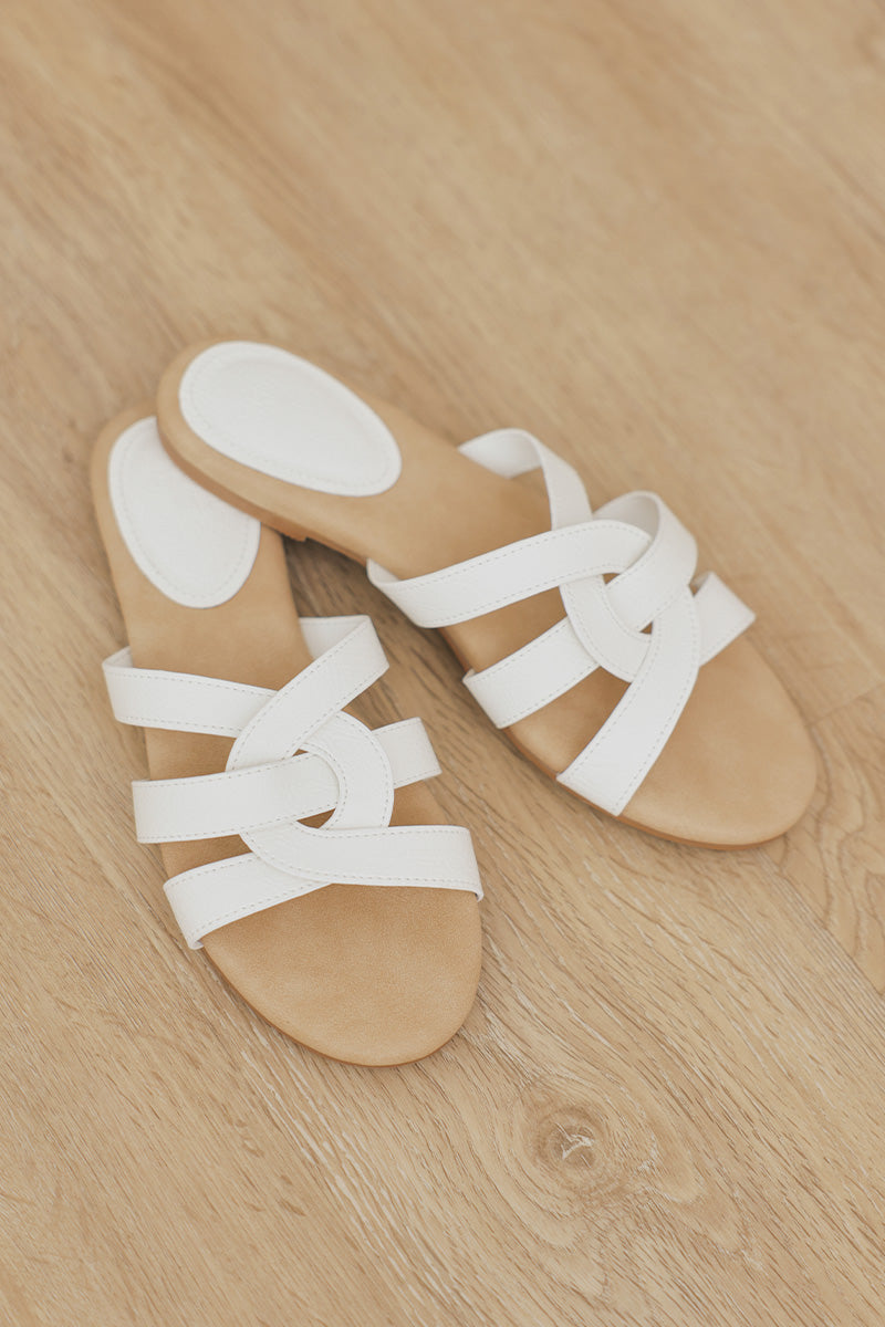 Velia Interlocking Sliders in White
