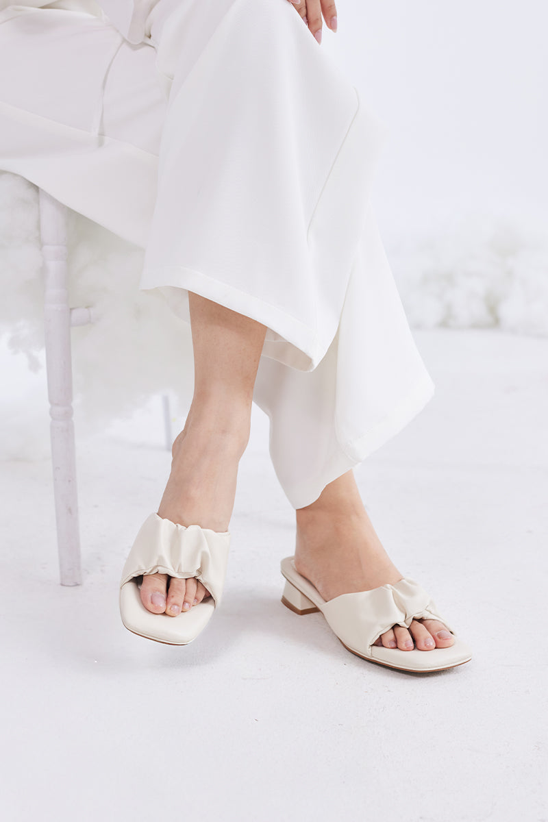 Willette Cloud Heels in Warm Cream