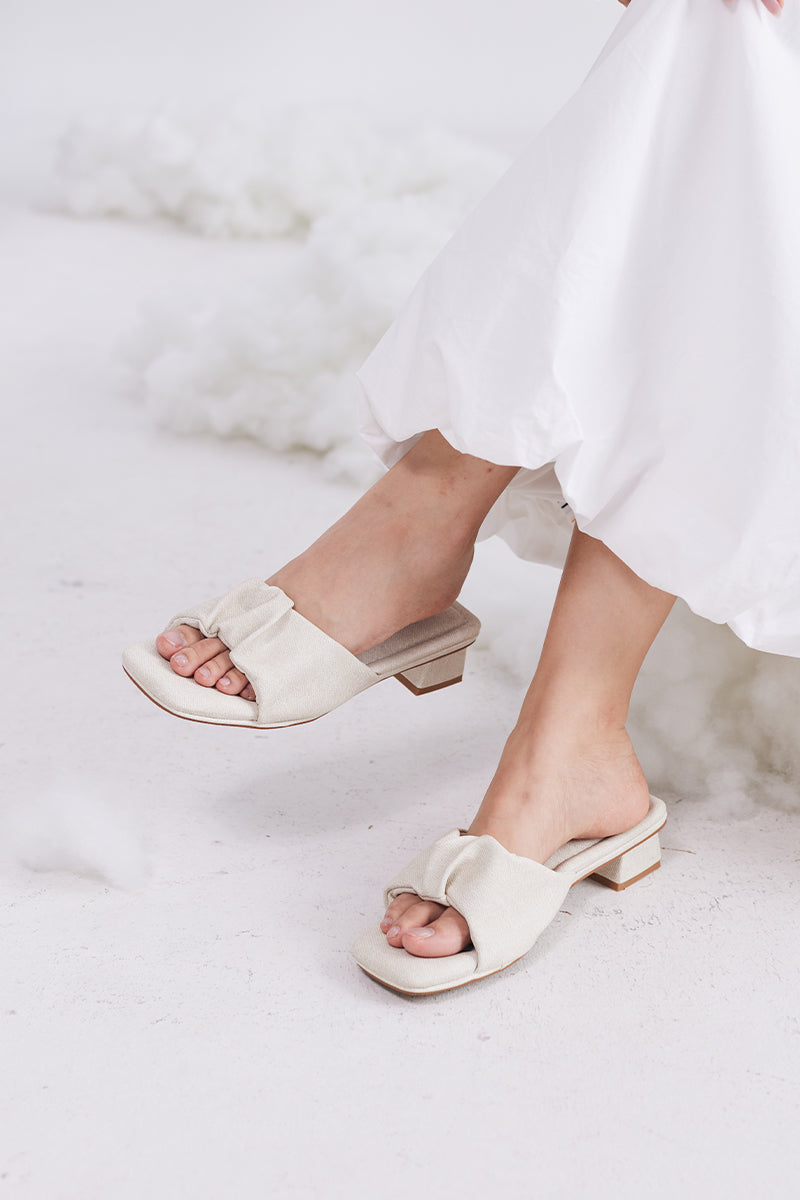 Willette Cloud Heels in Waterproof Linen