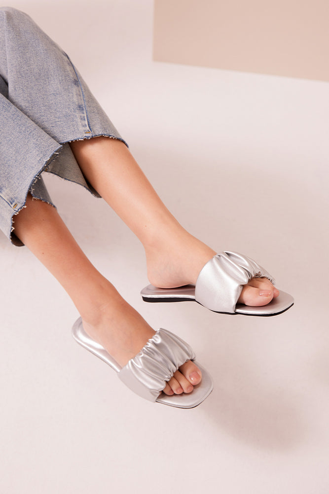 
                  
                    Willow Sliders in Silver
                  
                