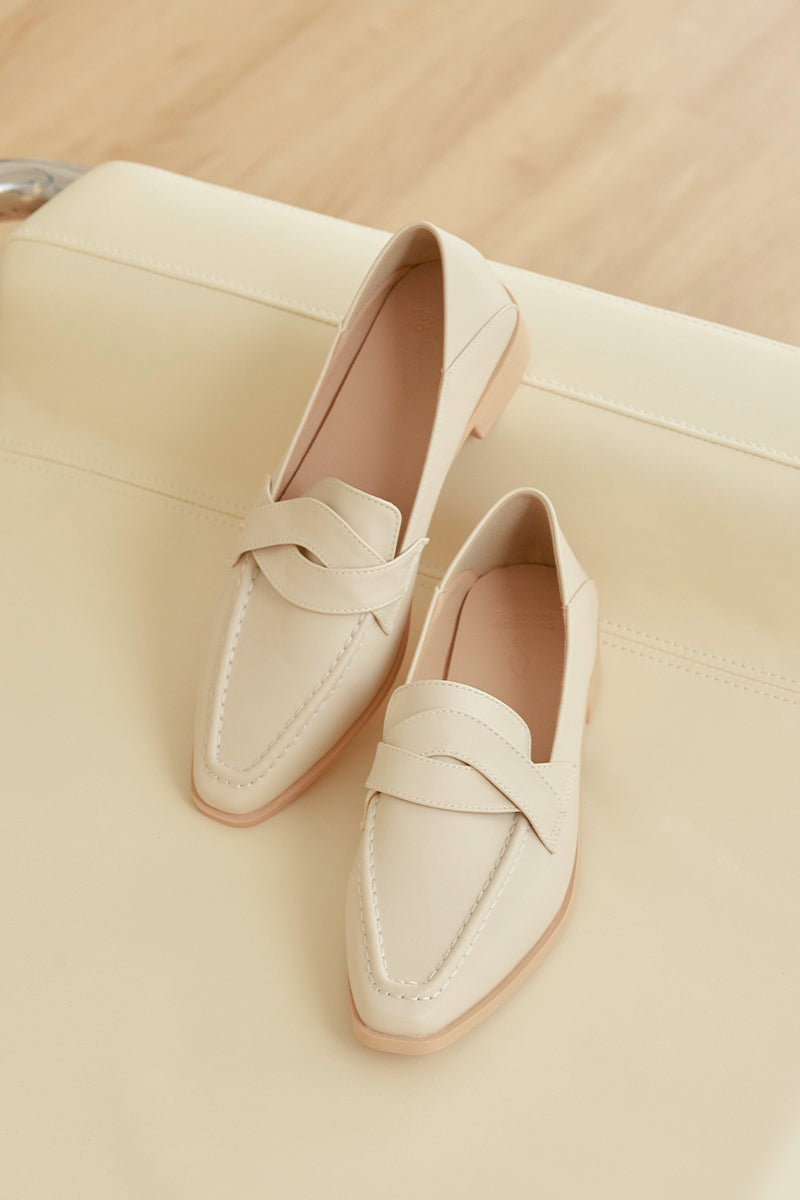 Yara Weaved Loafers in Chalk