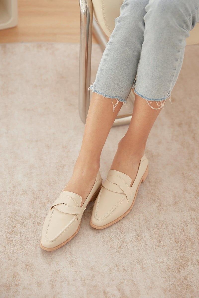 Yara Weaved Loafers in Chalk