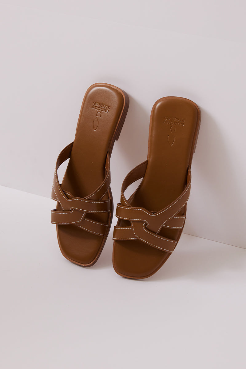 Yuna Contrast Stitching Interlocking Sliders in Russet