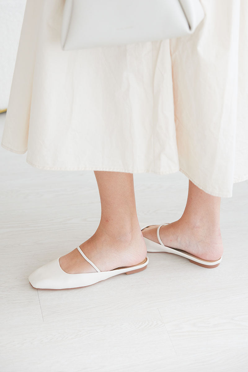 Greyer Slip-on Mule in Cream