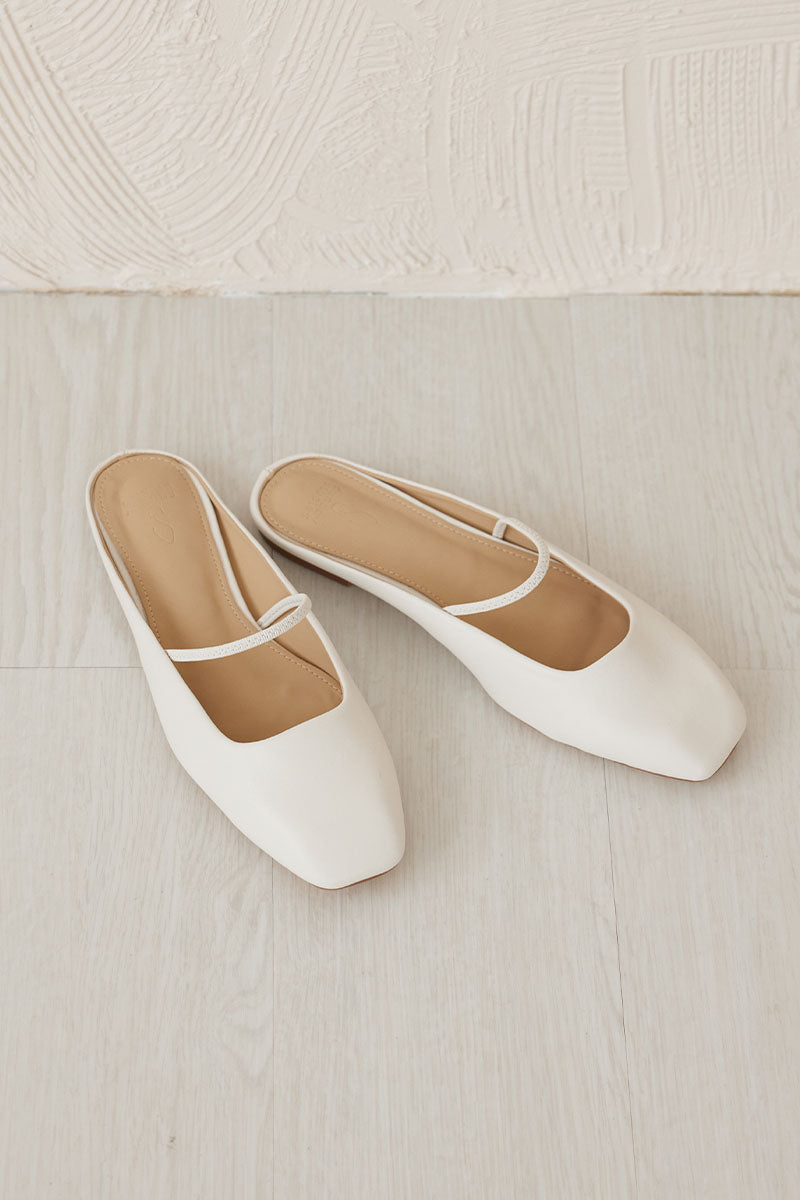 Greyer Slip-on Mule in Cream