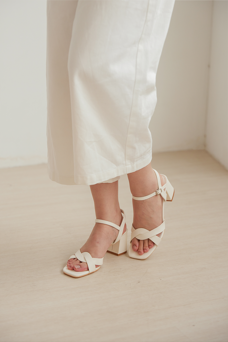 Thoren Sandal Heels in Cream