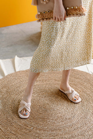 
                  
                    Jessie Leather Sliders in Cream
                  
                