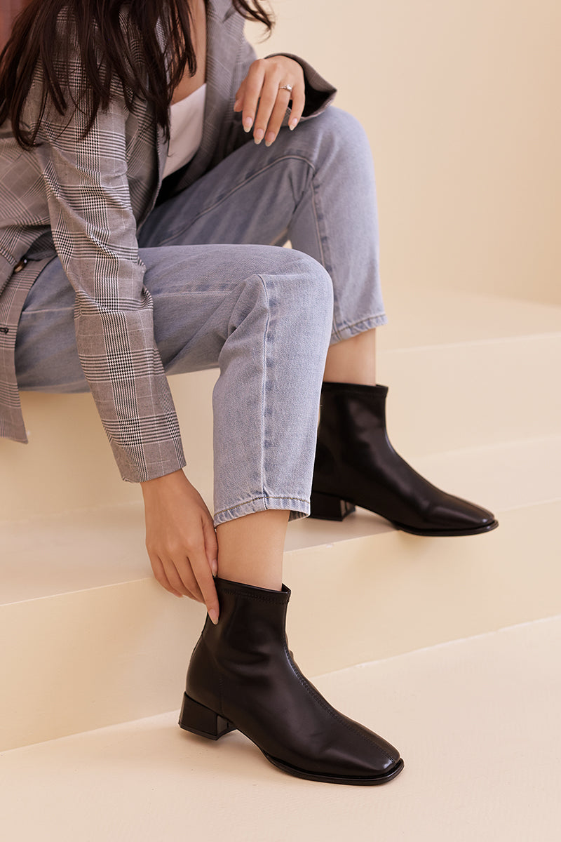 Cardith Block Heel Ankle Boots in Black