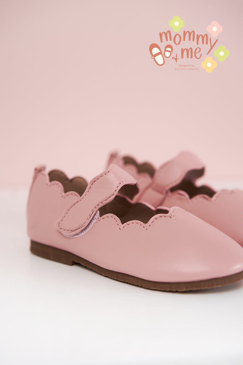 Dahlia Scallop Covered Shoes in Pink Kids