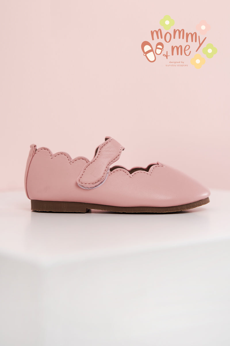 Dahlia Scallop Covered Shoes in Pink Kids