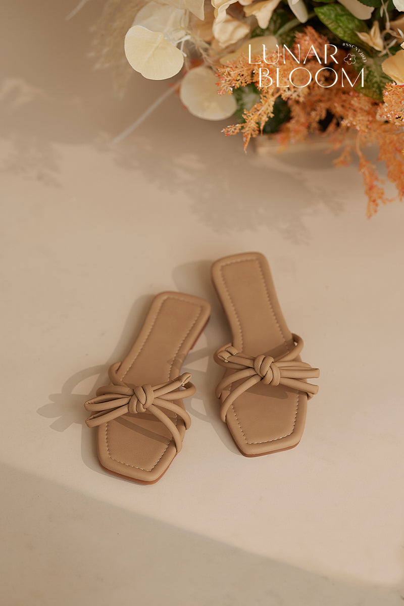 Devon Knotted Ribbon Sliders in Almond