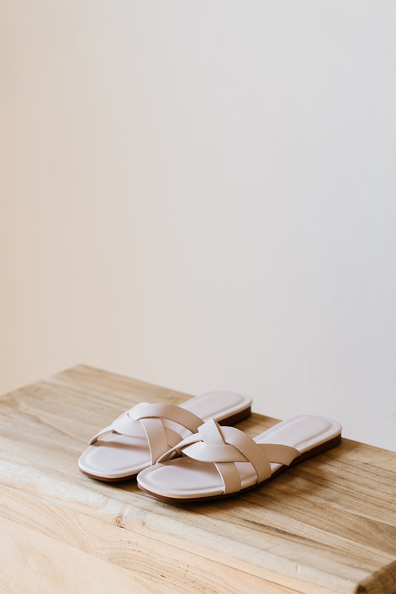 Evie Strappy Sliders in Cream