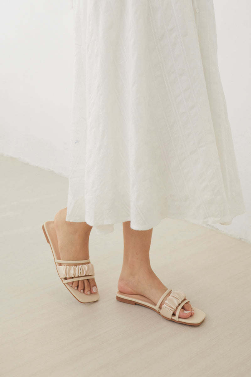 Harbor Ruching Sliders in Satin Cream