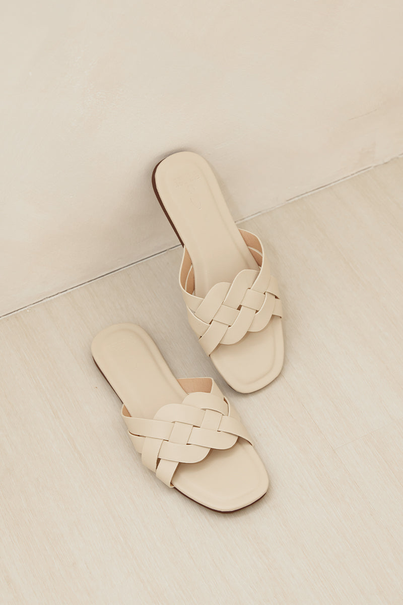 Hyacinth Sliders in Warm Cream