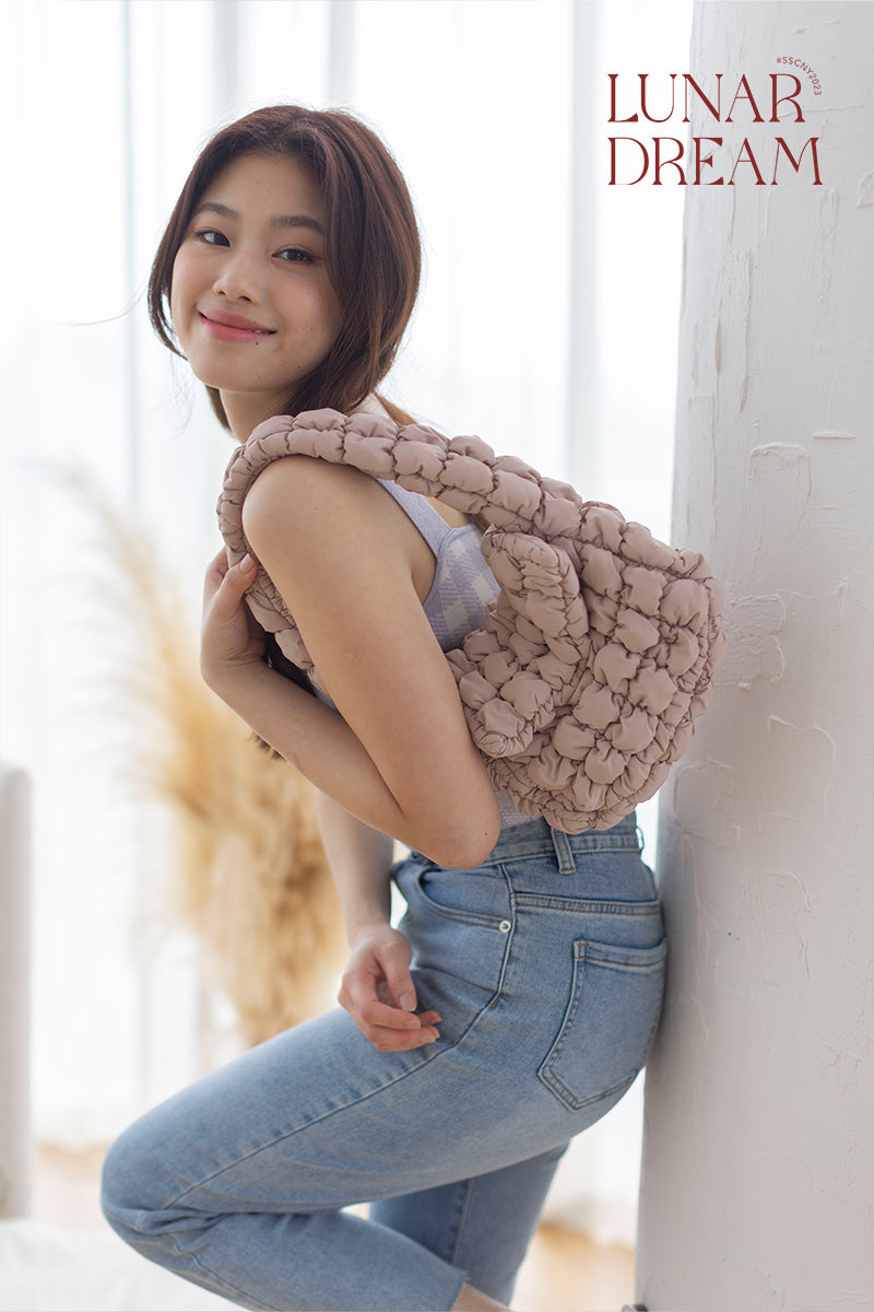 Mochi Pillow Bag in Almond