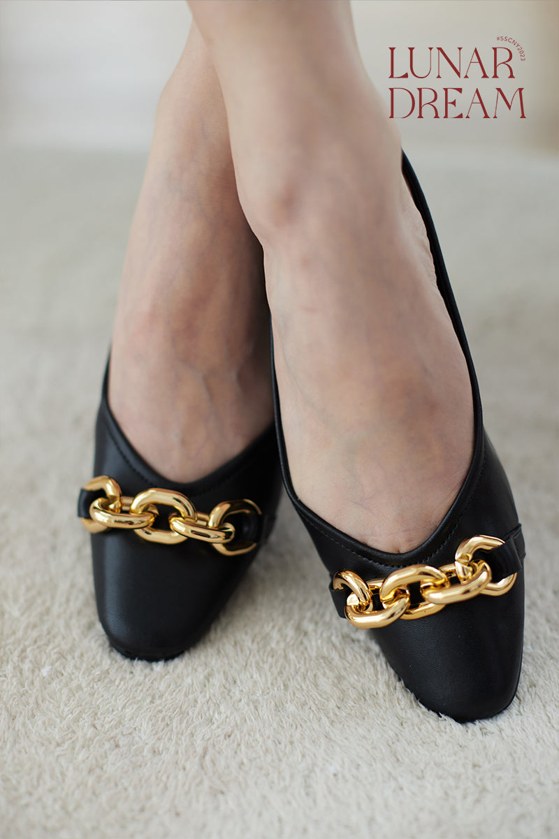 Rylee Chain Flats in Black